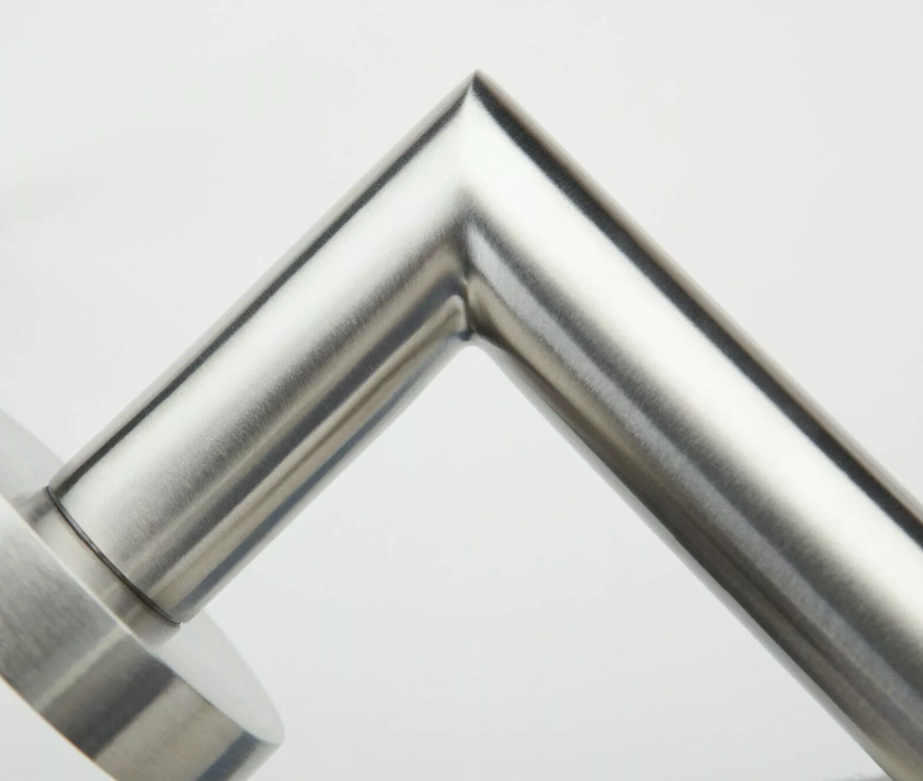 ZT - Drückergarnitur 1802 BASIC 02 mit Rosetten 2036 K Ausf.: PZ mit Rückholfeder Oberfl. 60 (Edelstahl matt)